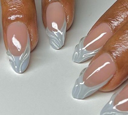 The Manicure Mistakes That Weaken Your Nails